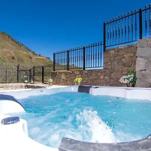 Bed & Breakfast Mogarén: Jacuzzi And Beautiful Views, Vega de San Mateo